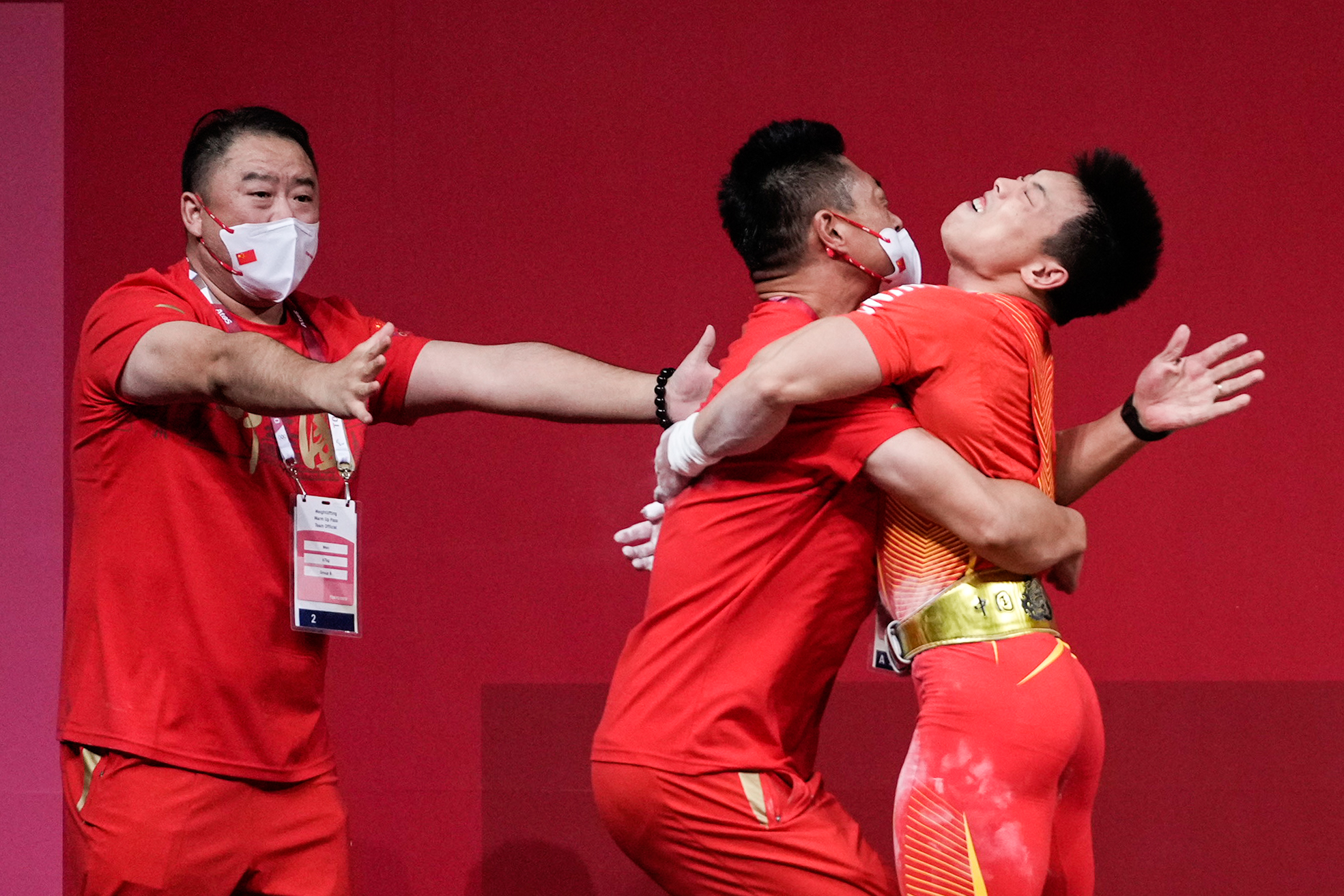 包含那不勒斯今日表现抢眼，武磊整场无解，教练赛后亲自拥抱的词条